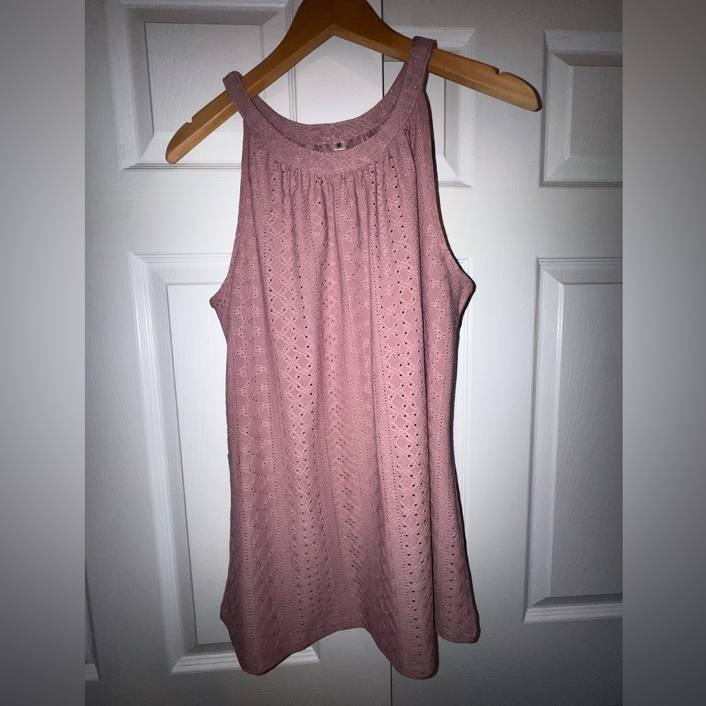 Pink Eyelet Textured Tank Top | Medium | Sleeveless Swing Fit